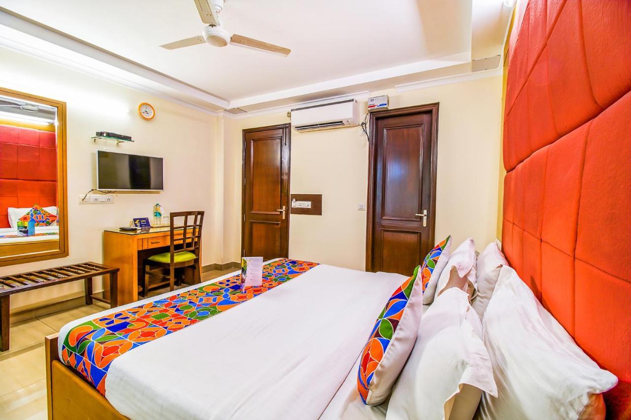 Fabhotel Signature Plaza New Delhi Exterior photo