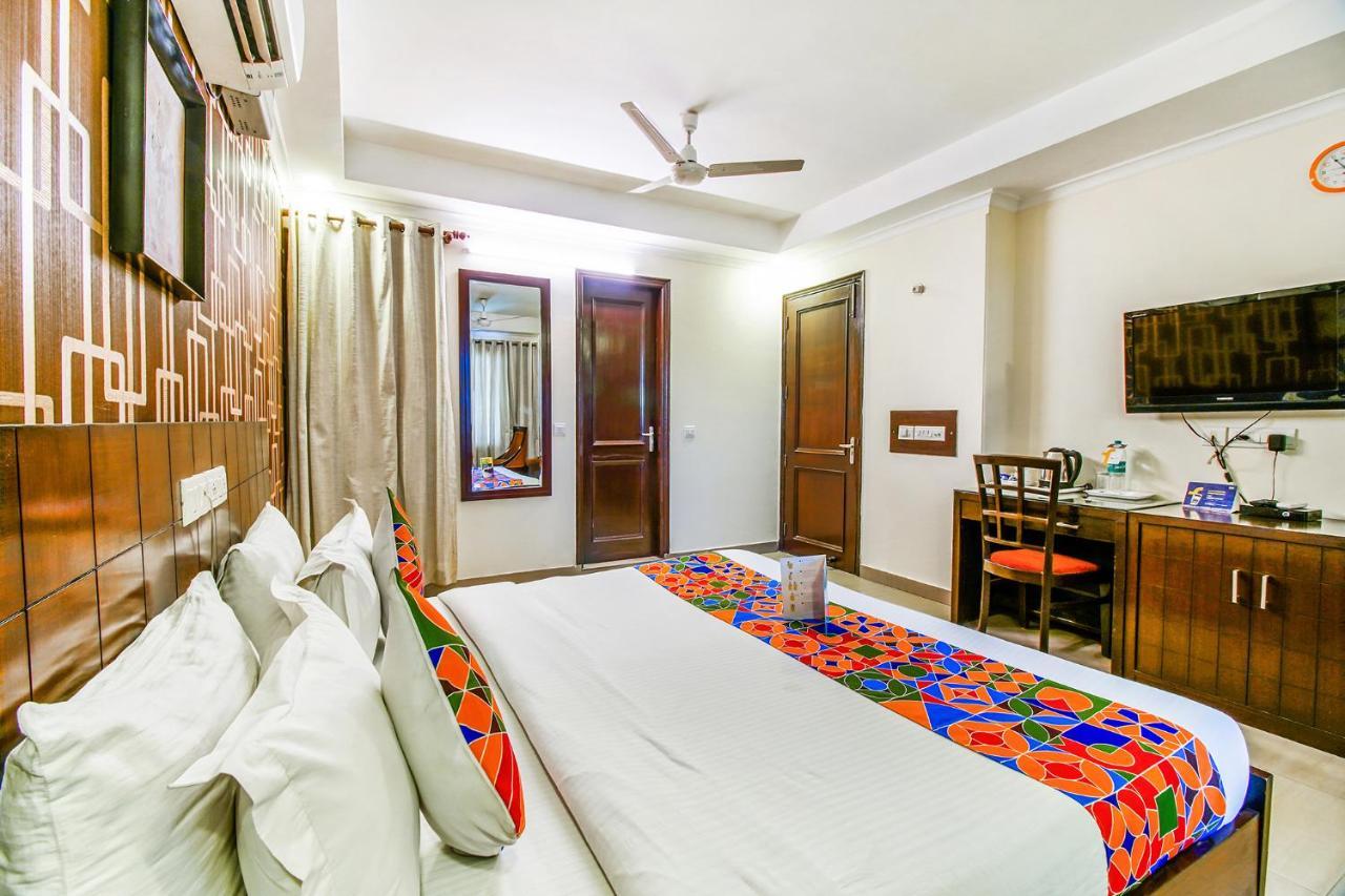 Fabhotel Signature Plaza New Delhi Exterior photo